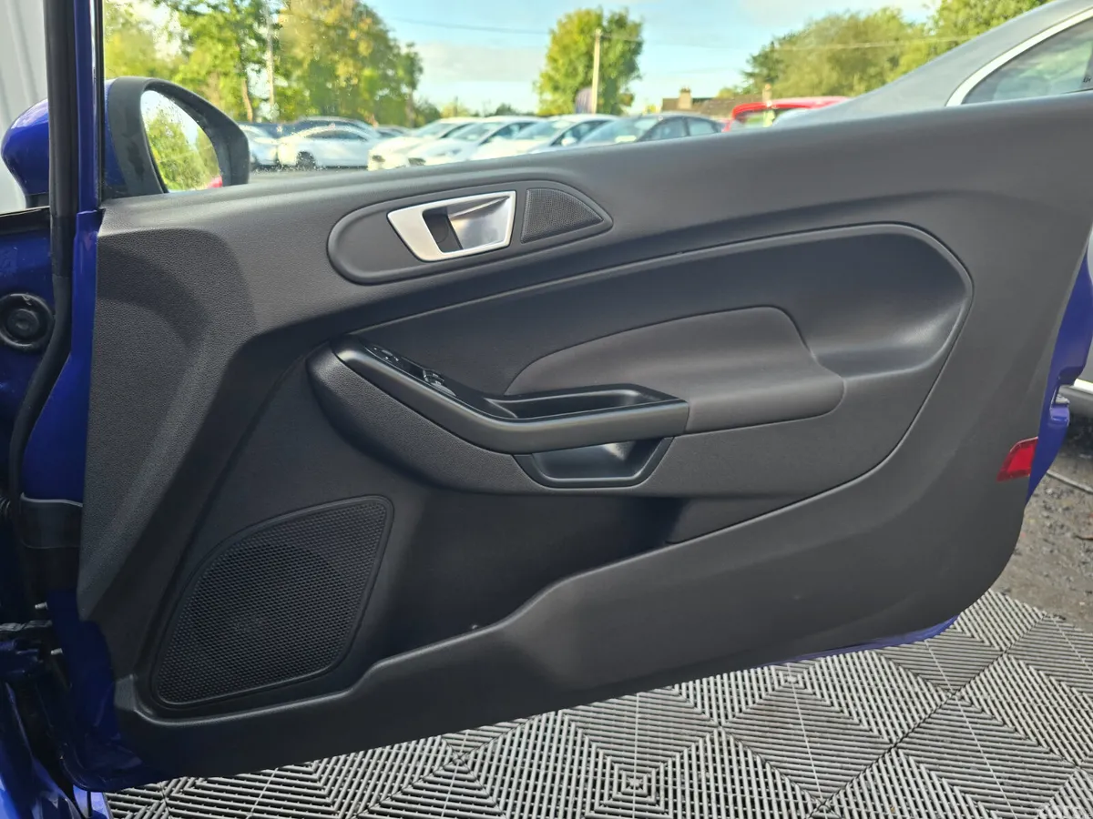 Ford Fiesta Hatchback, Petrol, 2014, Blue