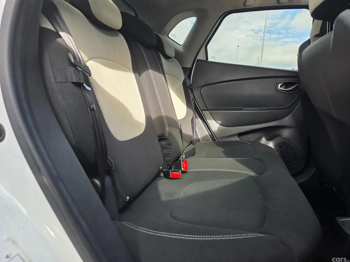 Renault Captur Hatchback, Petrol, 2020, White