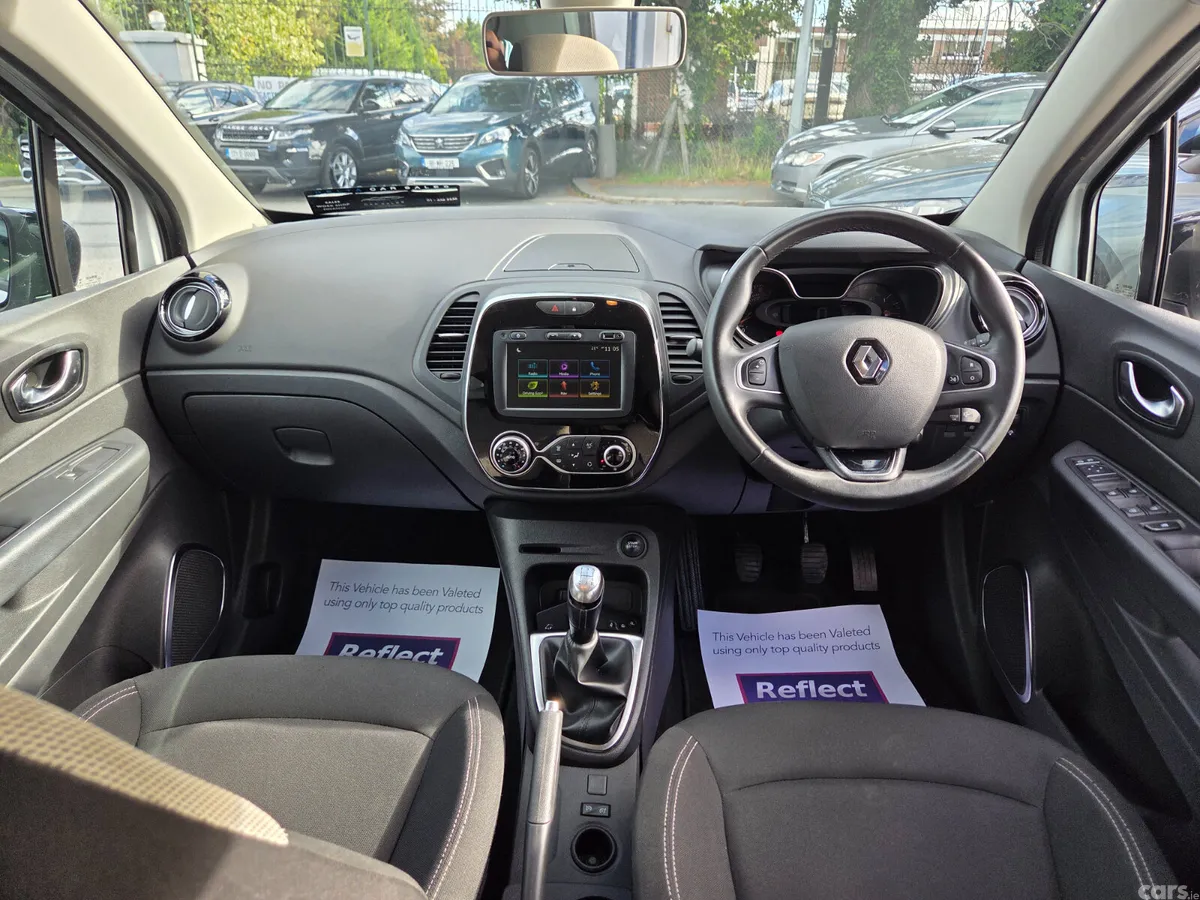 Renault Captur Hatchback, Petrol, 2020, White