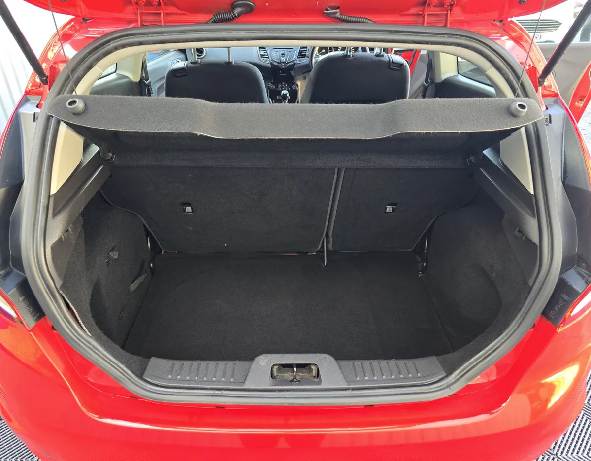 Ford Fiesta Hatchback, Petrol, 2014, Red