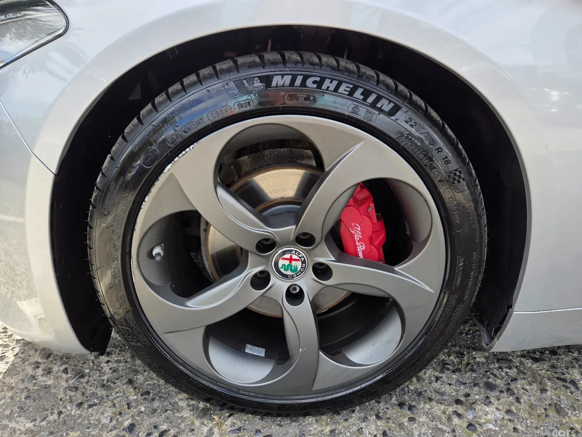 Alfa Romeo Giulia Saloon, Diesel, 2018, Silver
