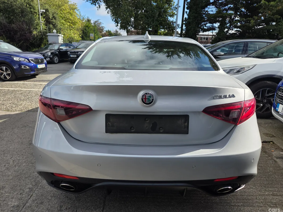 Alfa Romeo Giulia Saloon, Diesel, 2018, Silver