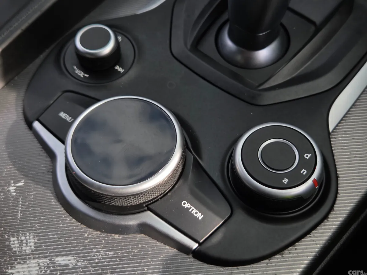 Alfa Romeo Giulia Saloon, Diesel, 2018, Silver