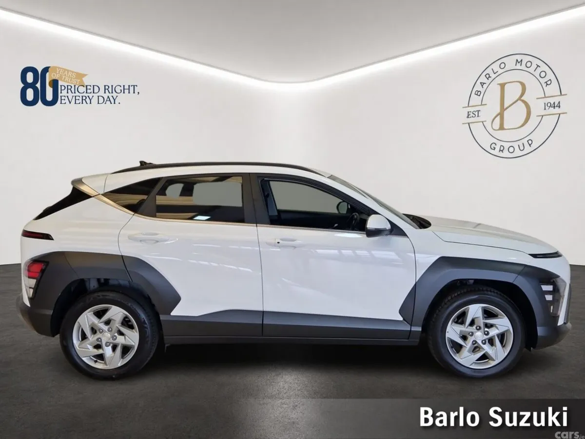 Hyundai KONA MPV, Petrol, 2024, White