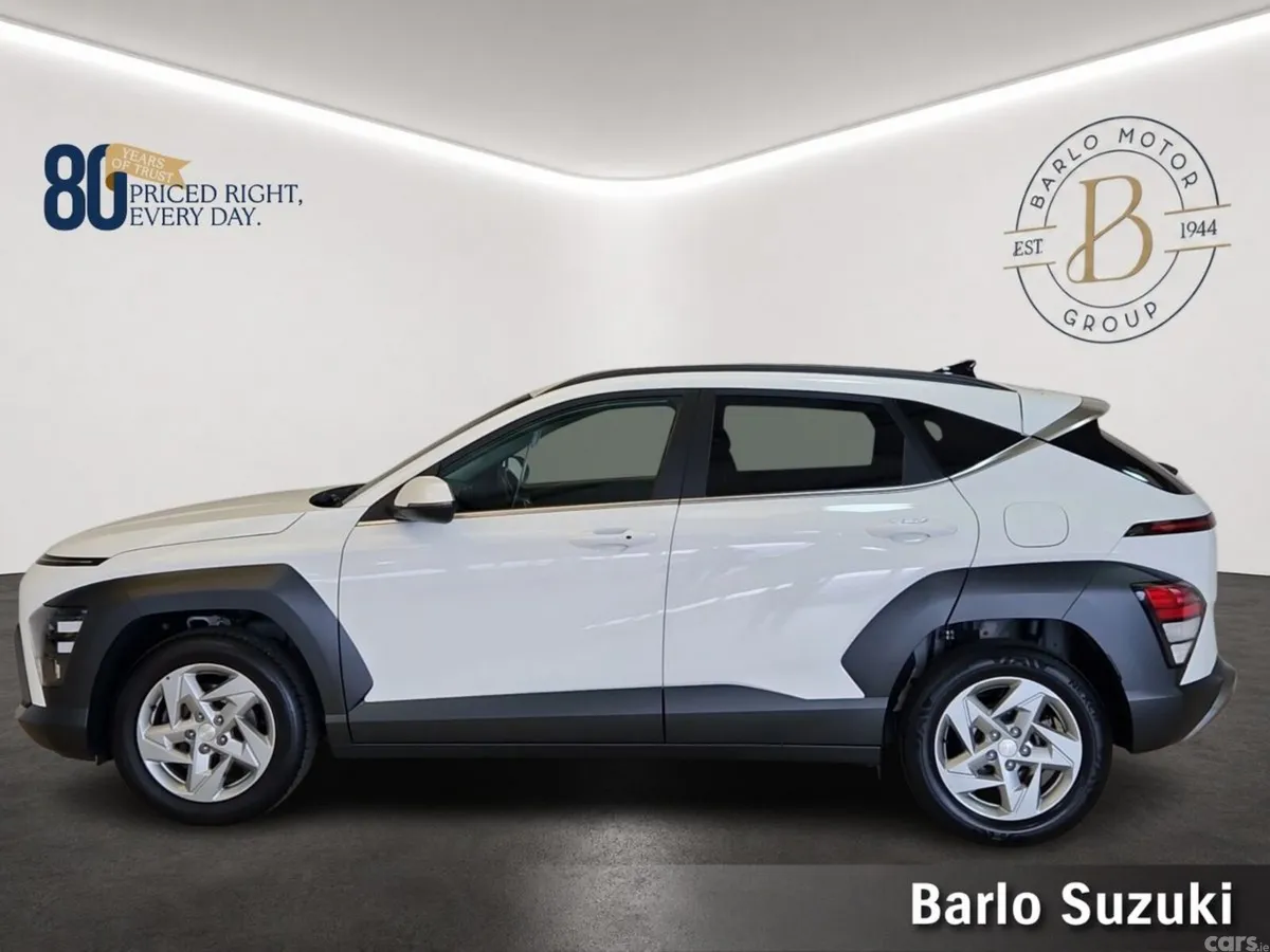 Hyundai KONA MPV, Petrol, 2024, White