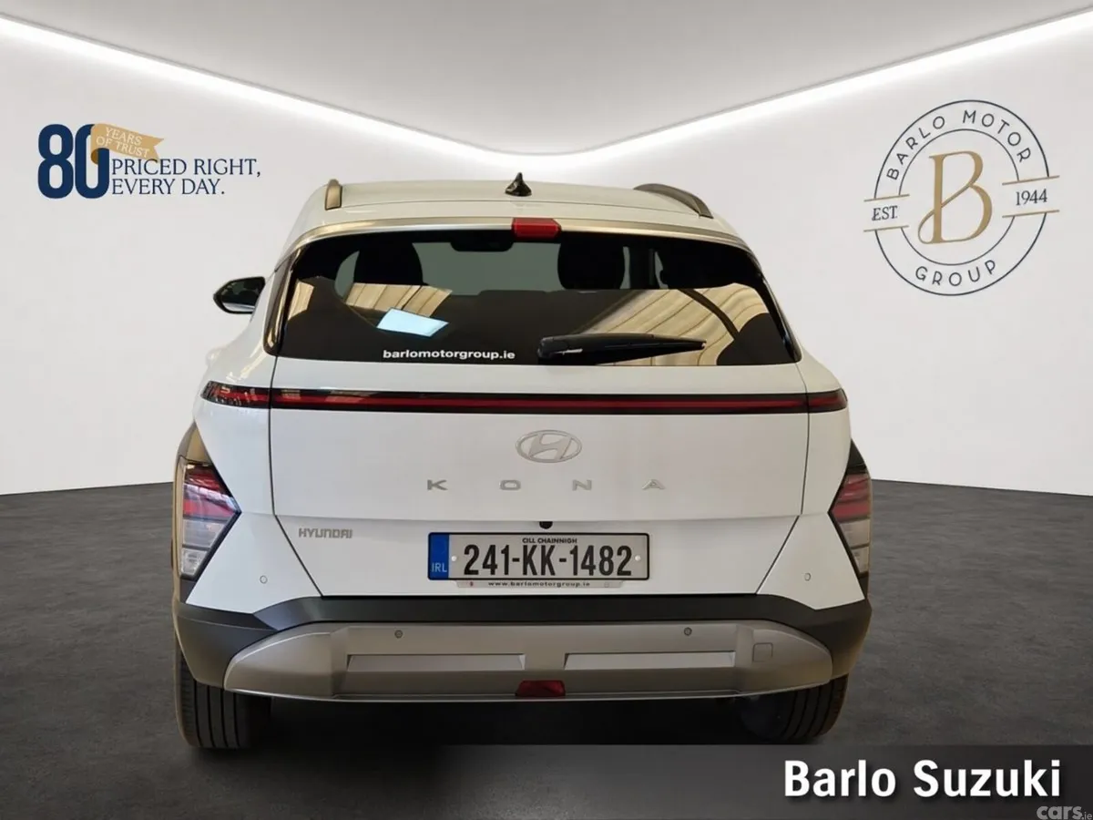 Hyundai KONA MPV, Petrol, 2024, White
