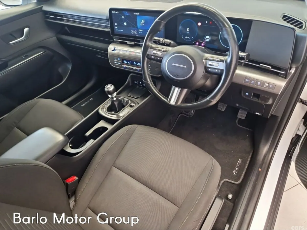 Hyundai KONA MPV, Petrol, 2024, White