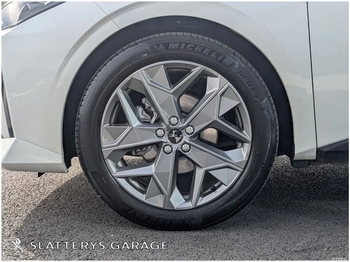 DS Automobiles DS 4 Hatchback, Petrol Hybrid, 2026, White