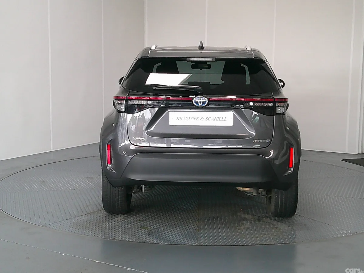 Toyota Yaris SUV, Petrol Hybrid, 2022, Grey