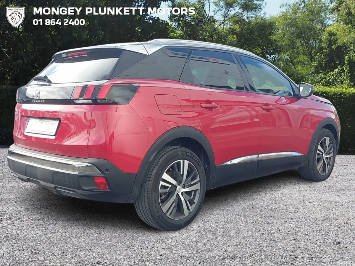 Peugeot 3008 MPV, Petrol, 2023, Red