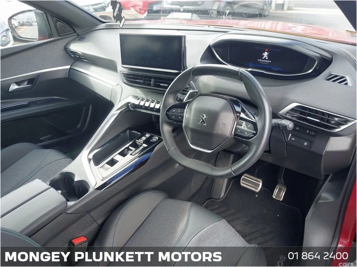 Peugeot 3008 MPV, Petrol, 2023, Red