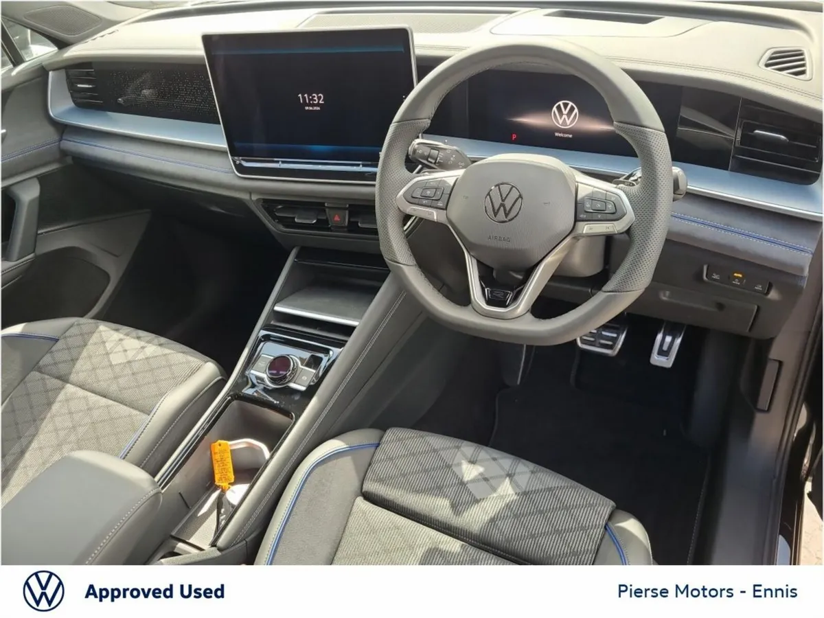 Volkswagen Tayron Estate, Petrol Plug-in Hybrid, 2026, Black