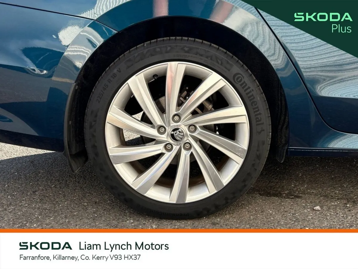 Skoda Octavia Estate, Petrol, 2023, Blue