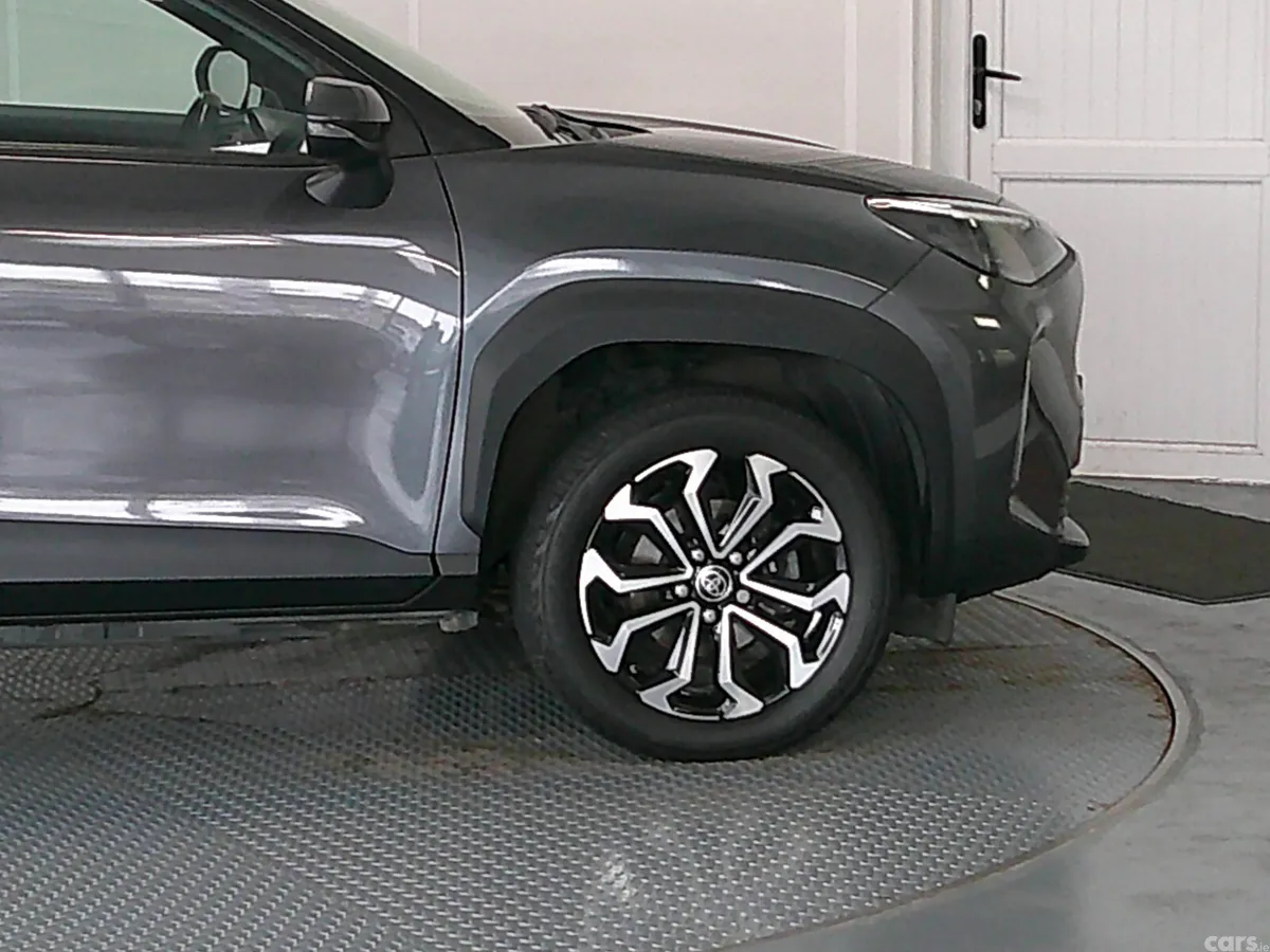 Toyota Yaris SUV, Petrol Hybrid, 2022, Grey