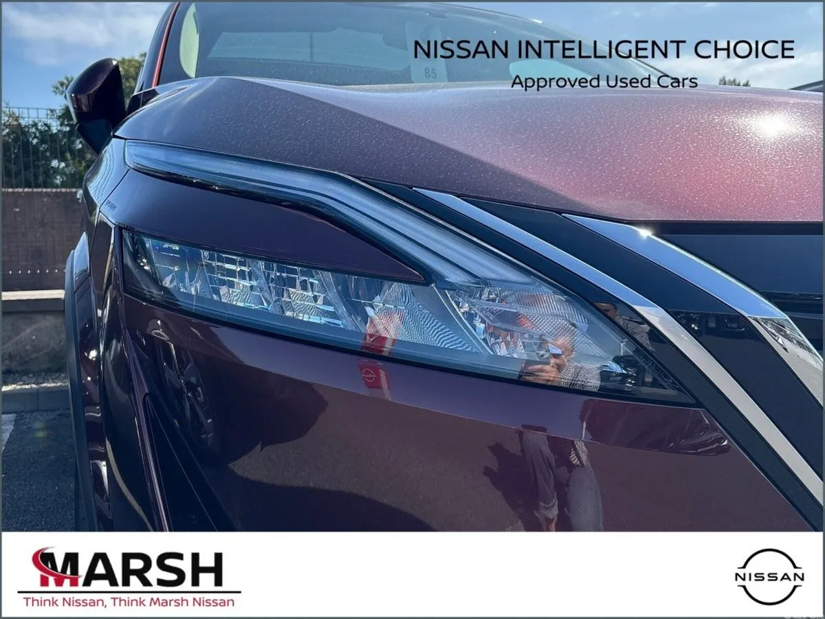 Nissan Qashqai MPV, Petrol Hybrid, 2023, Red