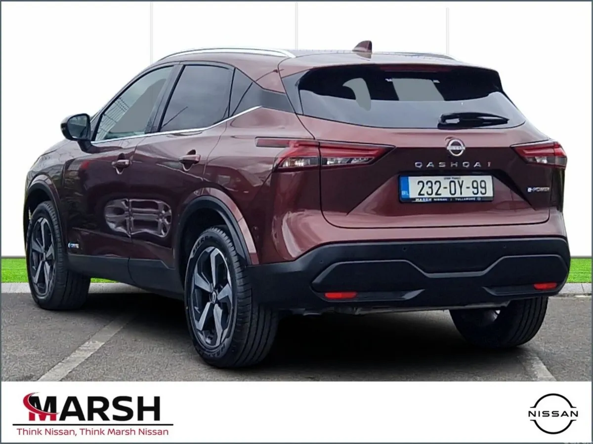 Nissan Qashqai MPV, Petrol Hybrid, 2023, Red