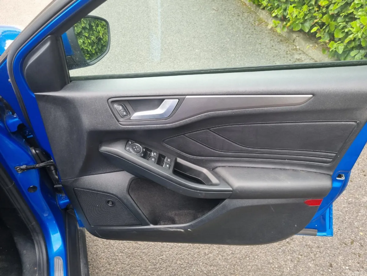 Ford Focus Hatchback, Diesel, 2019, Blue