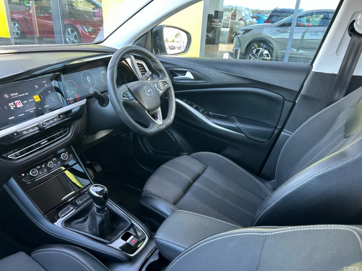 Opel Grandland MPV, Petrol, 2024, White