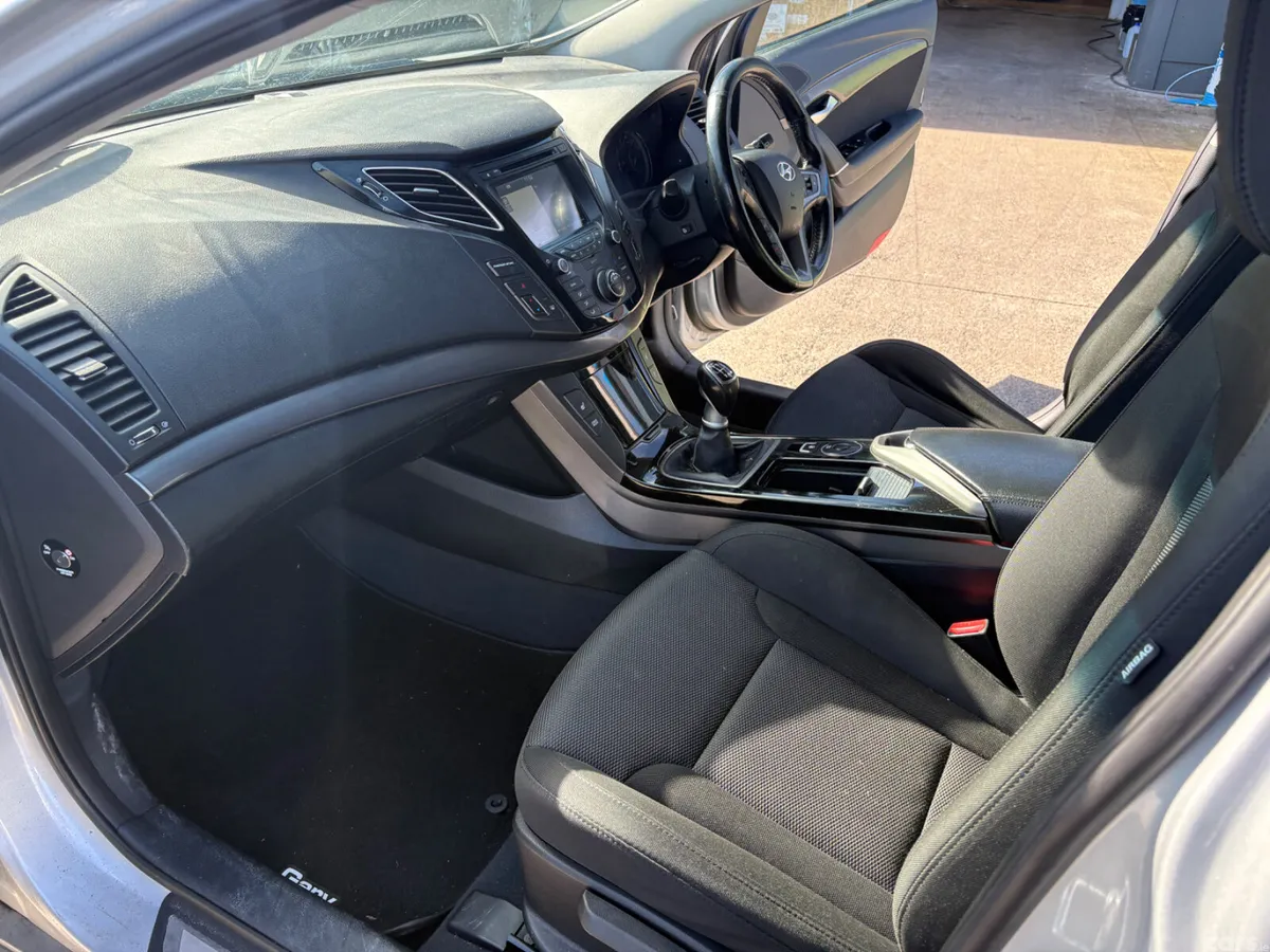 Hyundai i40 Estate, Diesel, 2015, Silver
