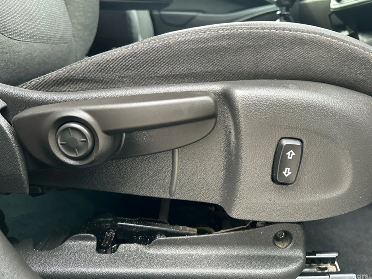 Opel Crossland MPV, Diesel, 2022, Grey