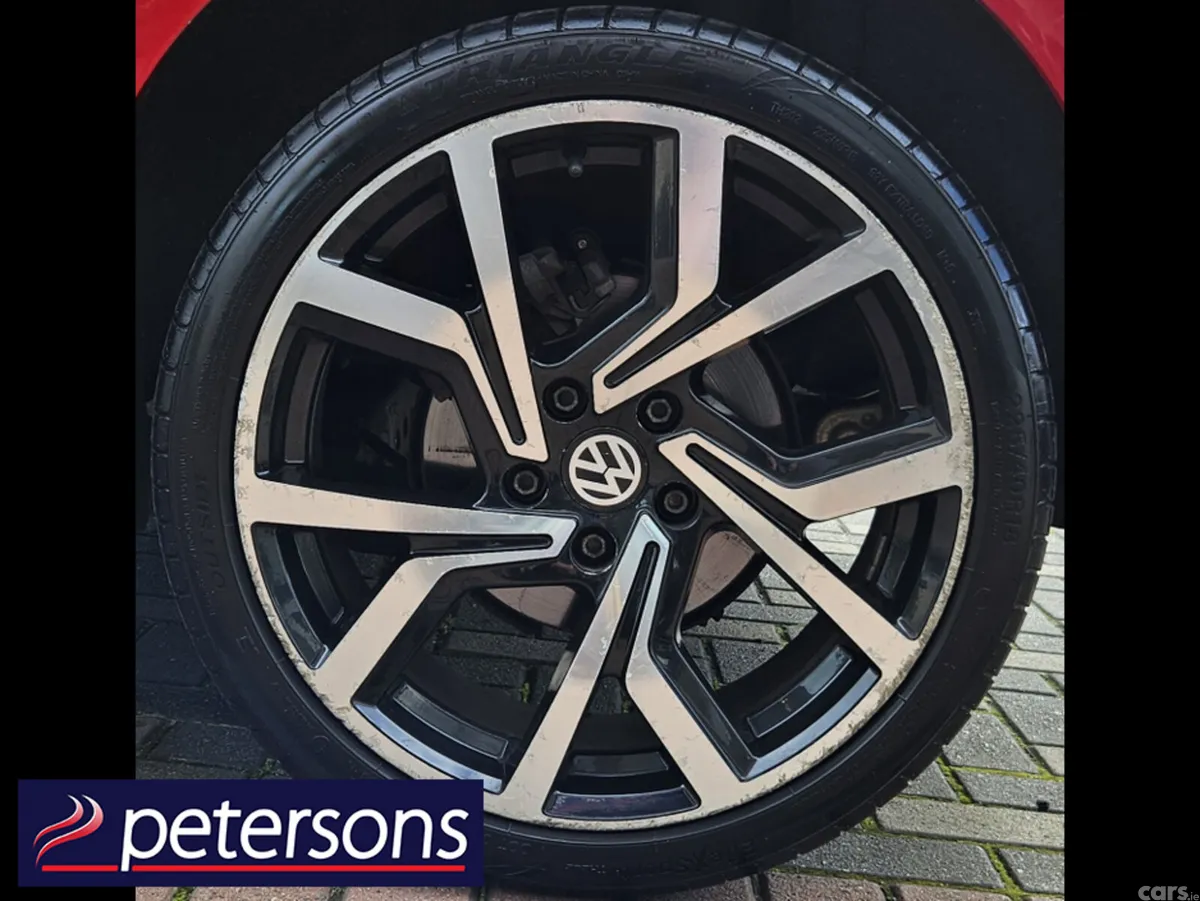 Volkswagen Golf Hatchback, Diesel, 2015, Red