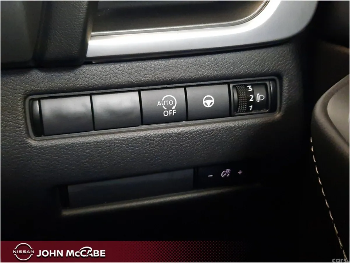 Nissan Qashqai MPV, Petrol Hybrid, 2025, White