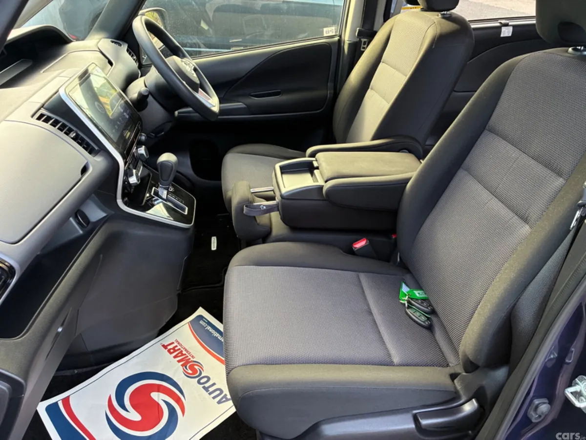 Nissan Serena MPV, Petrol, 2019, Blue