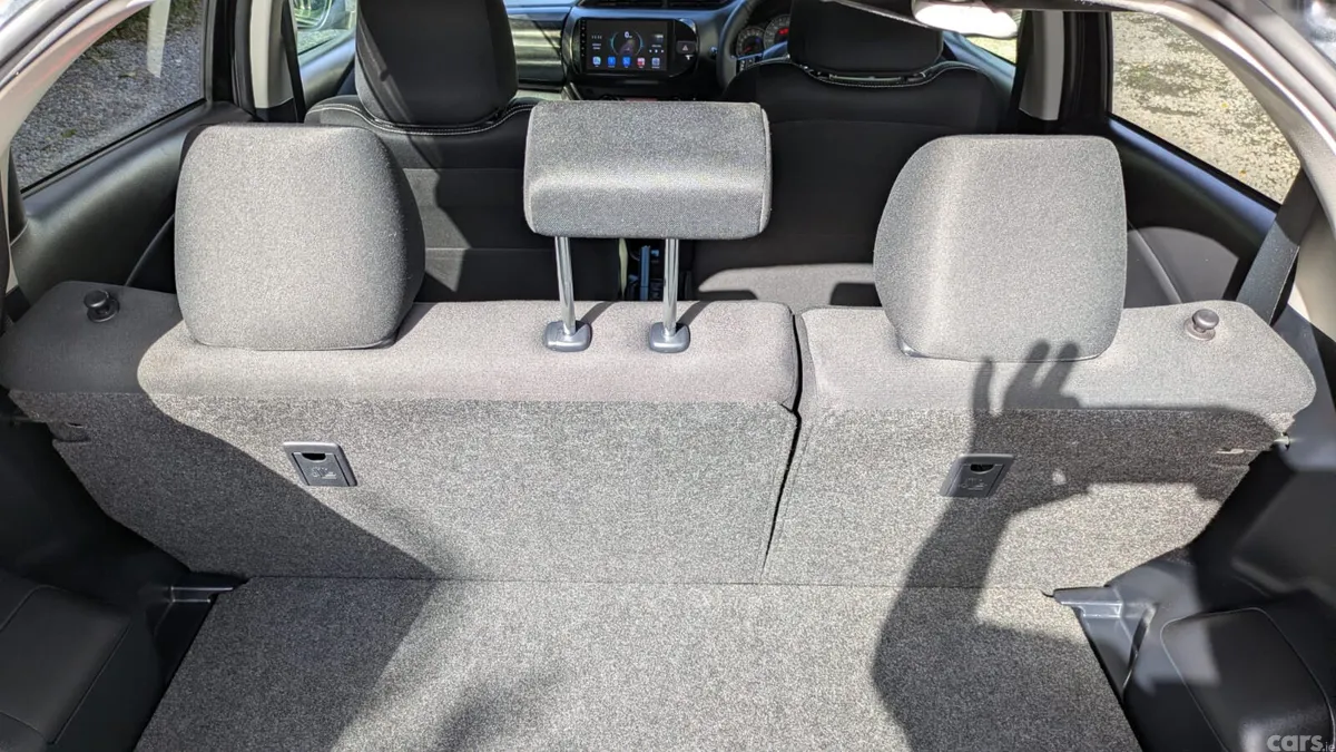 Toyota Yaris Hatchback, Petrol, 2017, Black