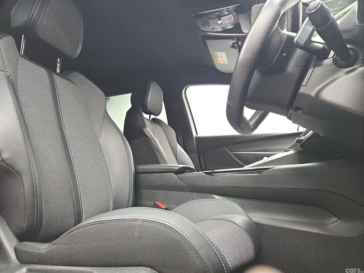 Peugeot 3008 SUV, Petrol Hybrid, 2024, White