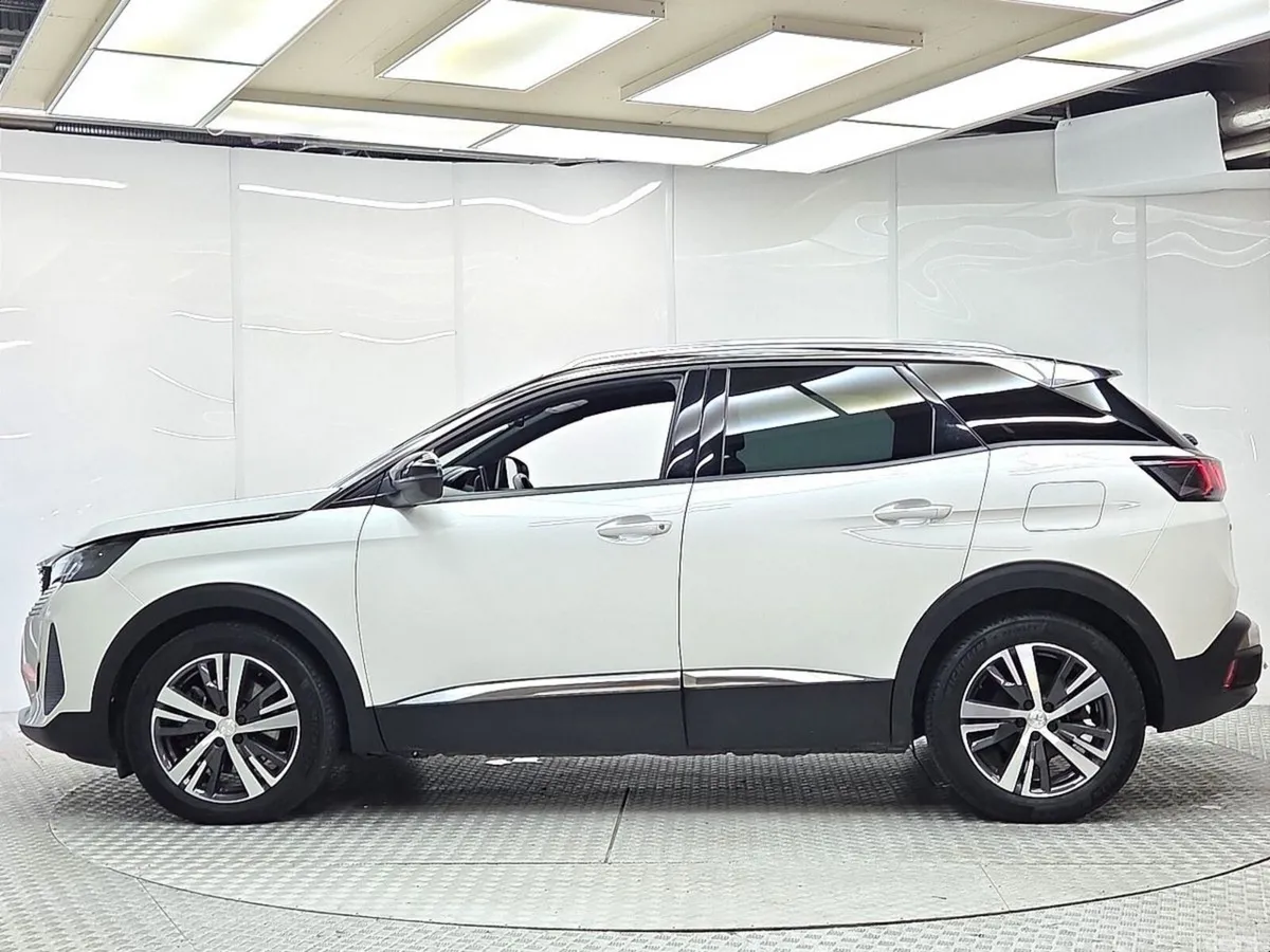 Peugeot 3008 SUV, Petrol Hybrid, 2024, White