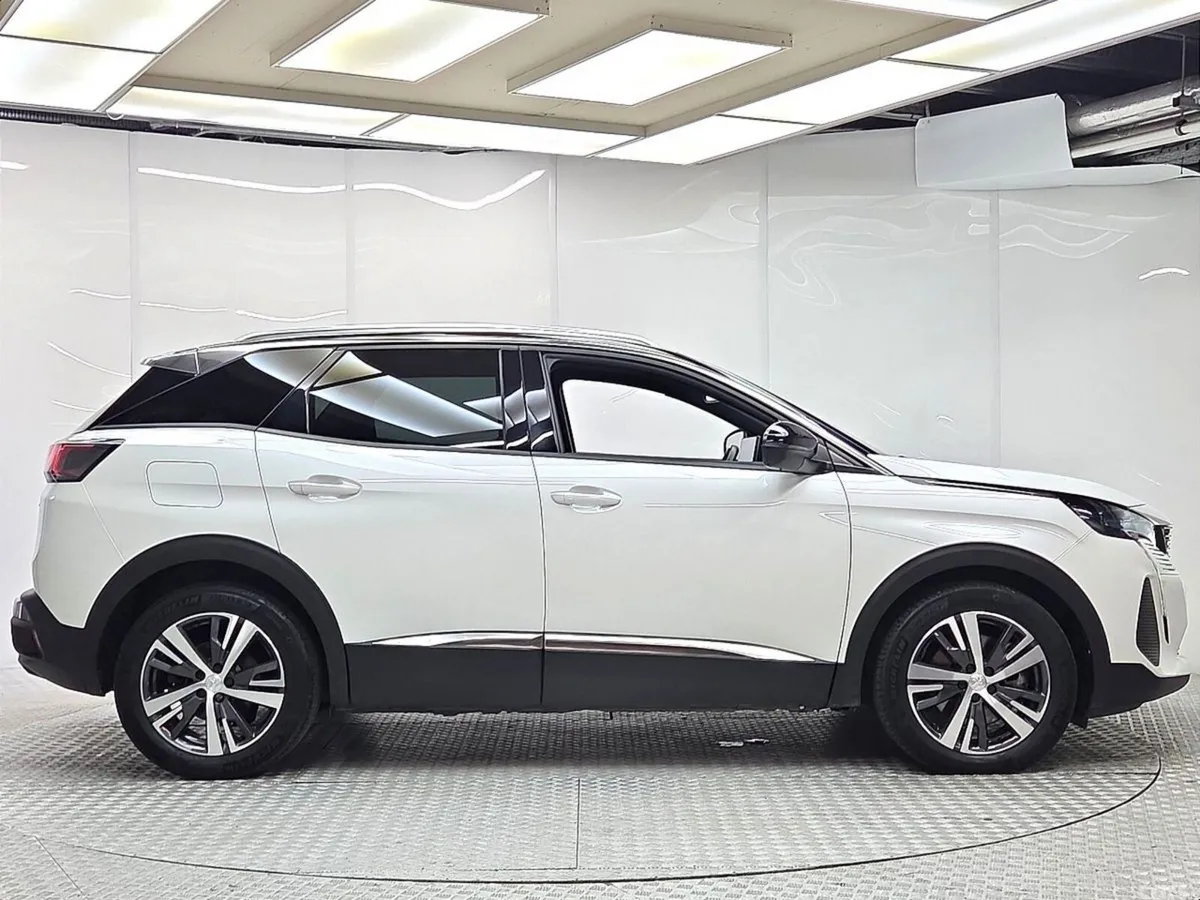Peugeot 3008 SUV, Petrol Hybrid, 2024, White