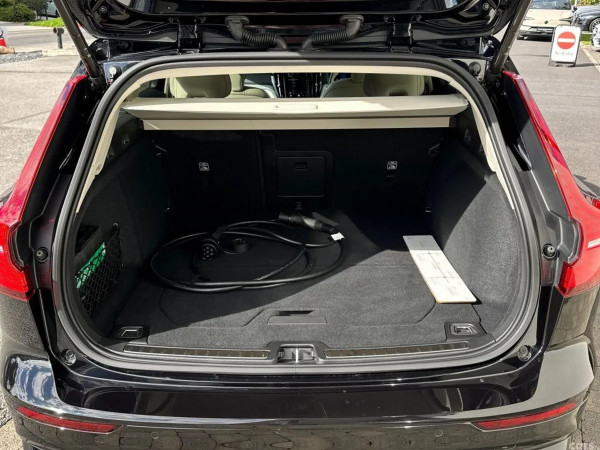 Volvo V60 Estate, Petrol Hybrid, 2026, Black