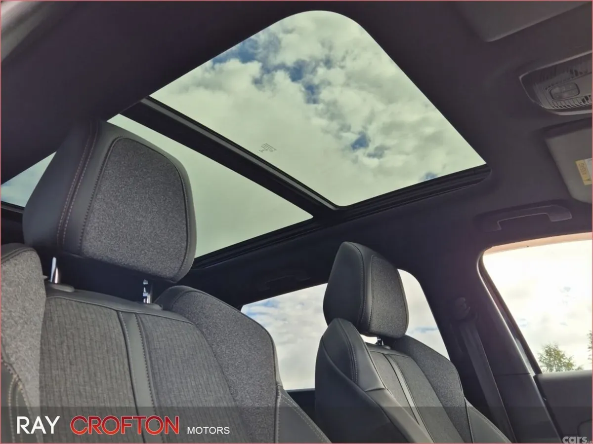 Peugeot 5008 MPV, Diesel, 2019, Blue