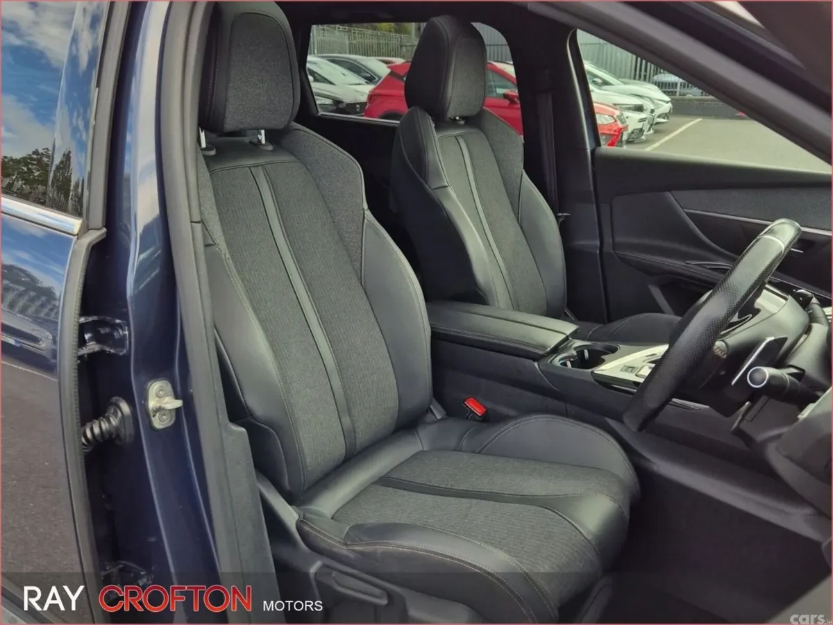 Peugeot 5008 MPV, Diesel, 2019, Blue