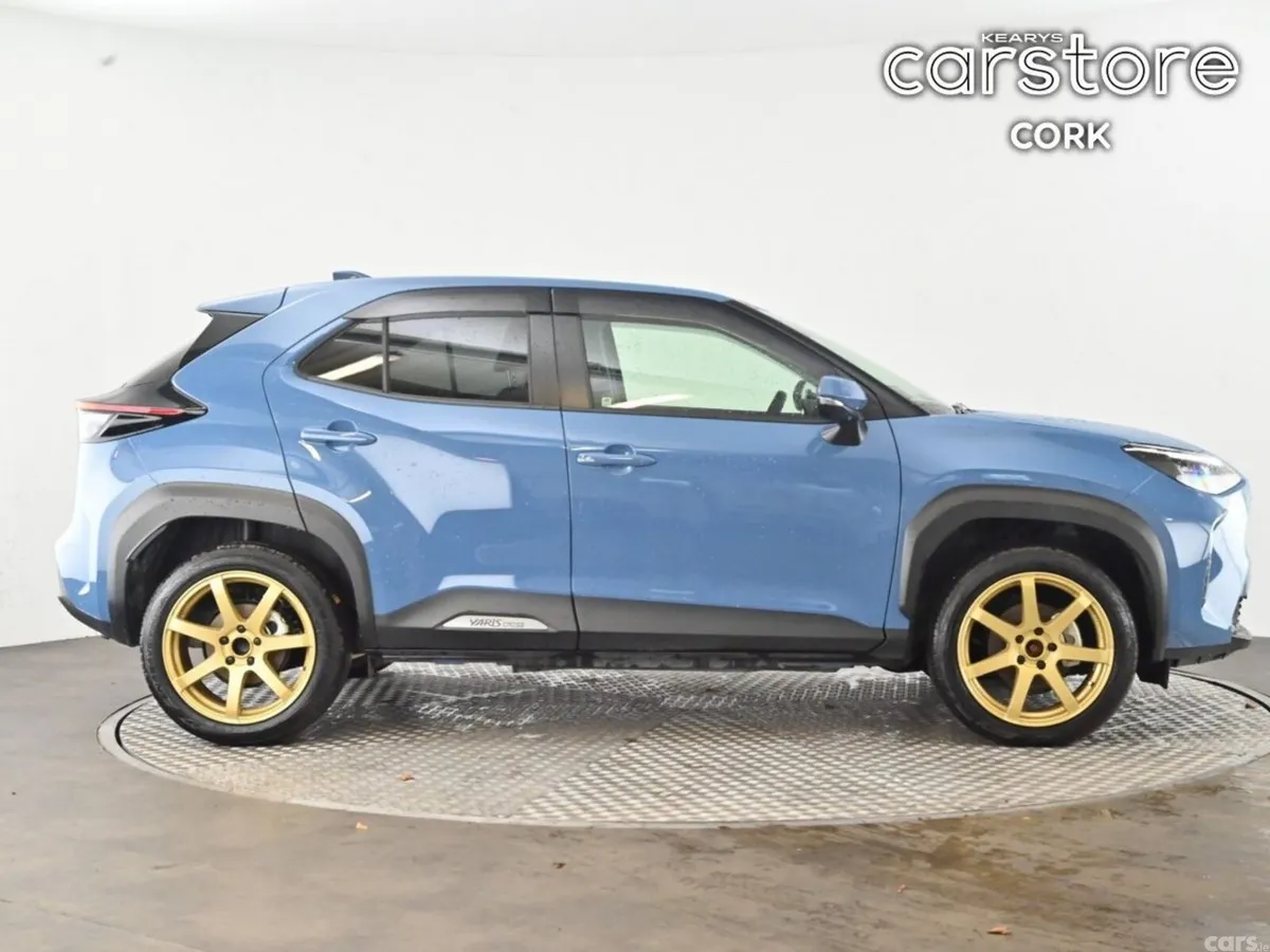 Toyota Yaris Cross SUV, Petrol Hybrid, 2025, Blue