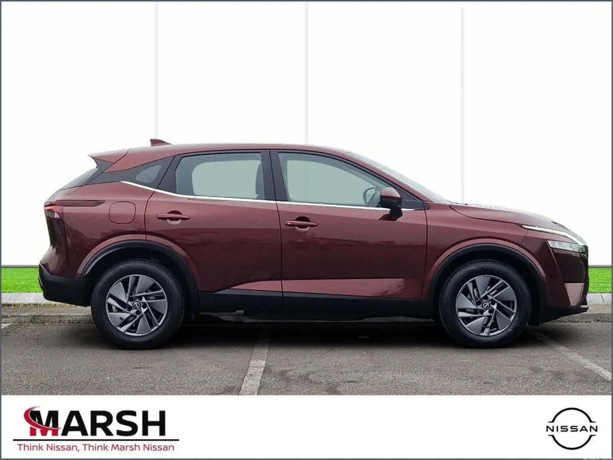 Nissan Qashqai MPV, Petrol, 2023, Red