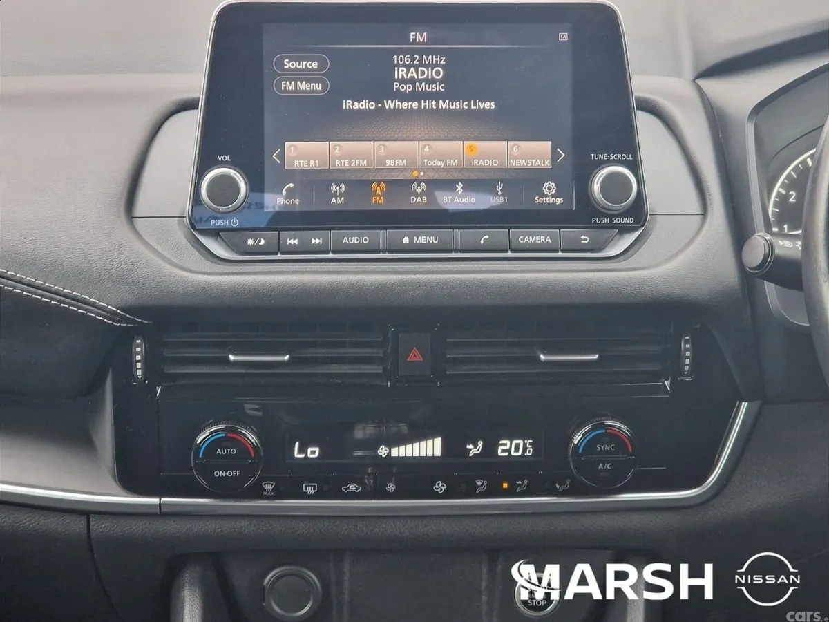 Nissan Qashqai MPV, Petrol, 2023, Red