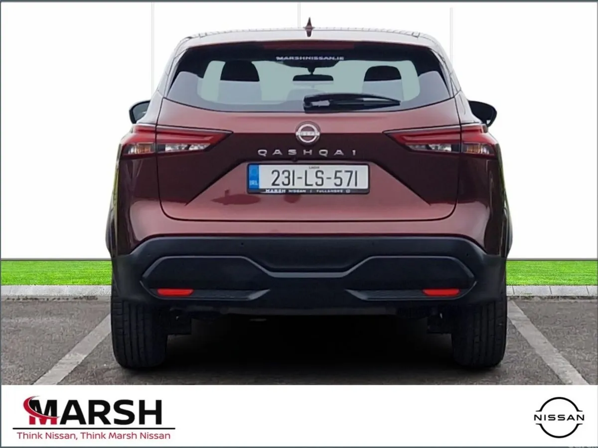 Nissan Qashqai MPV, Petrol, 2023, Red