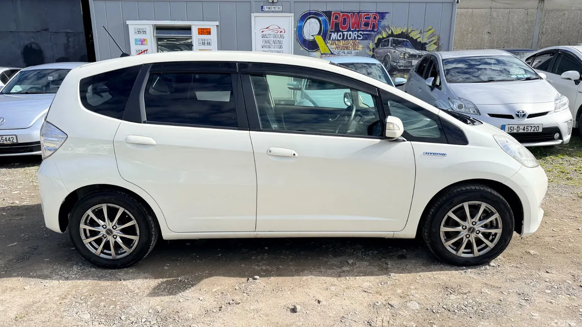 Honda Fit Hatchback, Petrol Hybrid, 2013, White