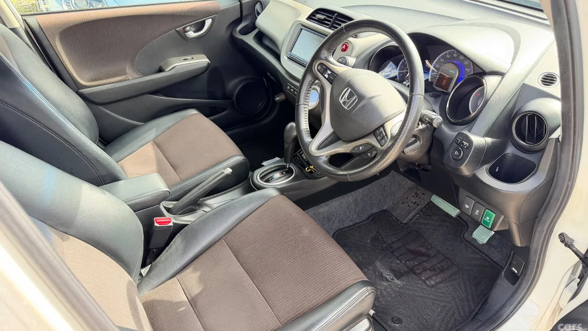 Honda Fit Hatchback, Petrol Hybrid, 2013, White