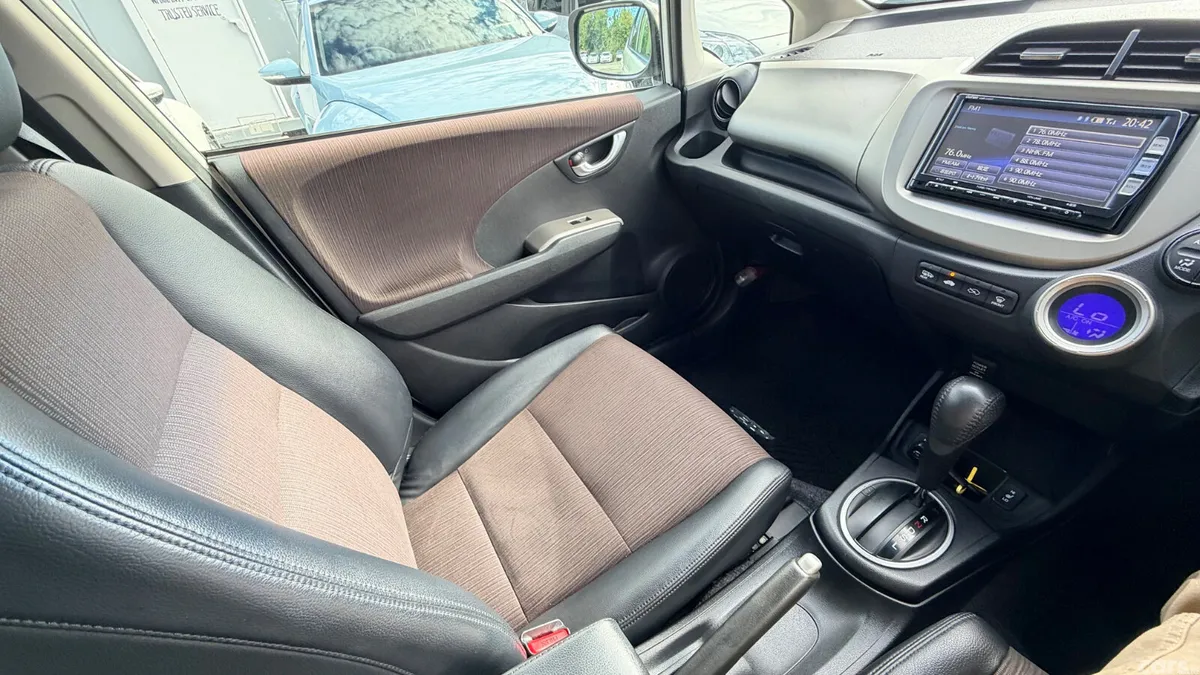 Honda Fit Hatchback, Petrol Hybrid, 2013, White
