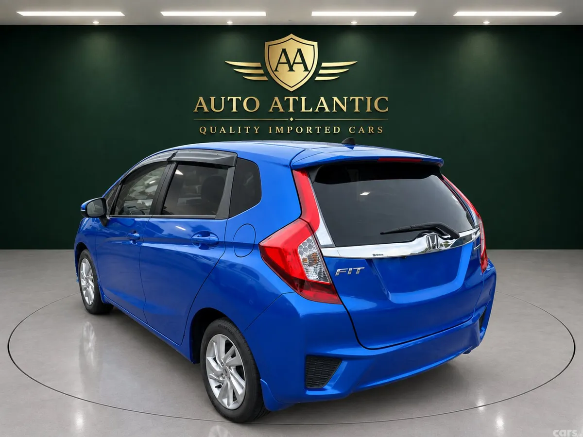 Honda Fit Hatchback, Petrol Hybrid, 2015, Blue