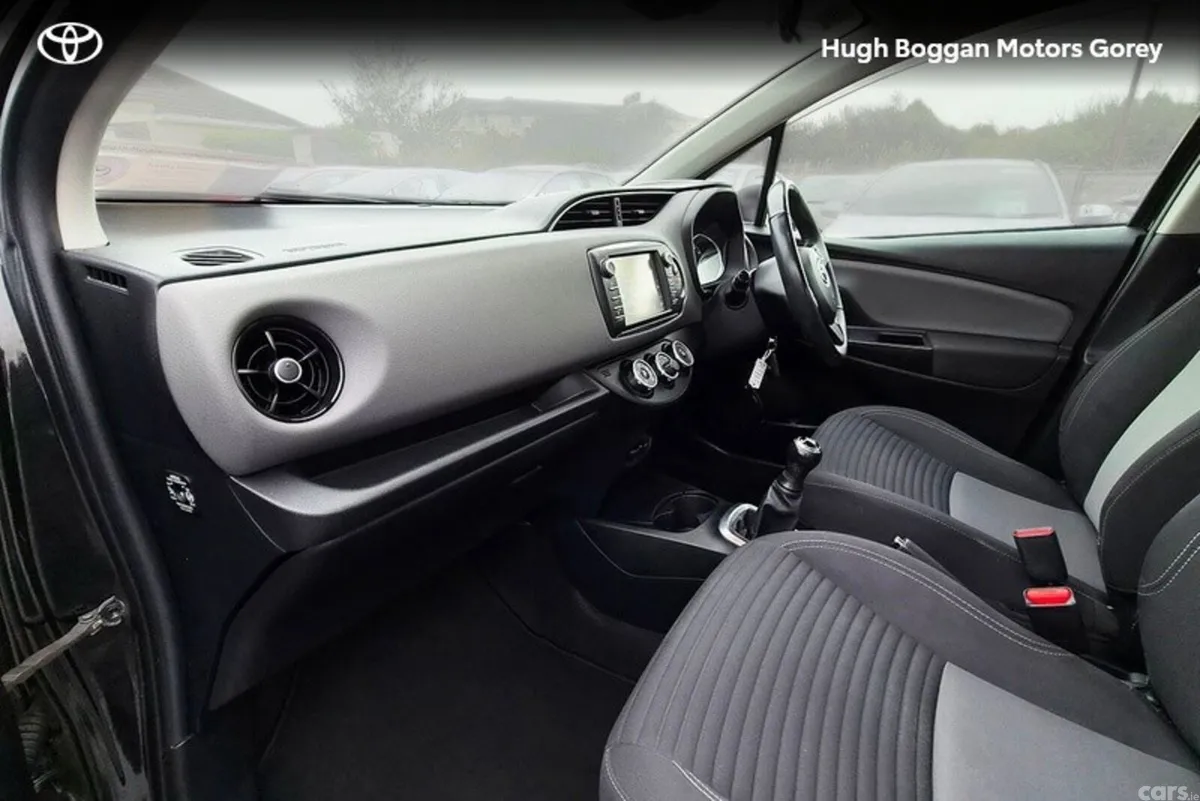 Toyota Yaris Hatchback, Petrol, 2018, Black