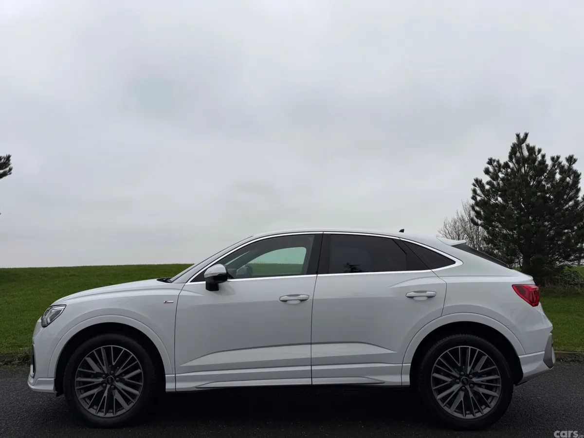 Audi Q3 SUV, Petrol, 2022, White