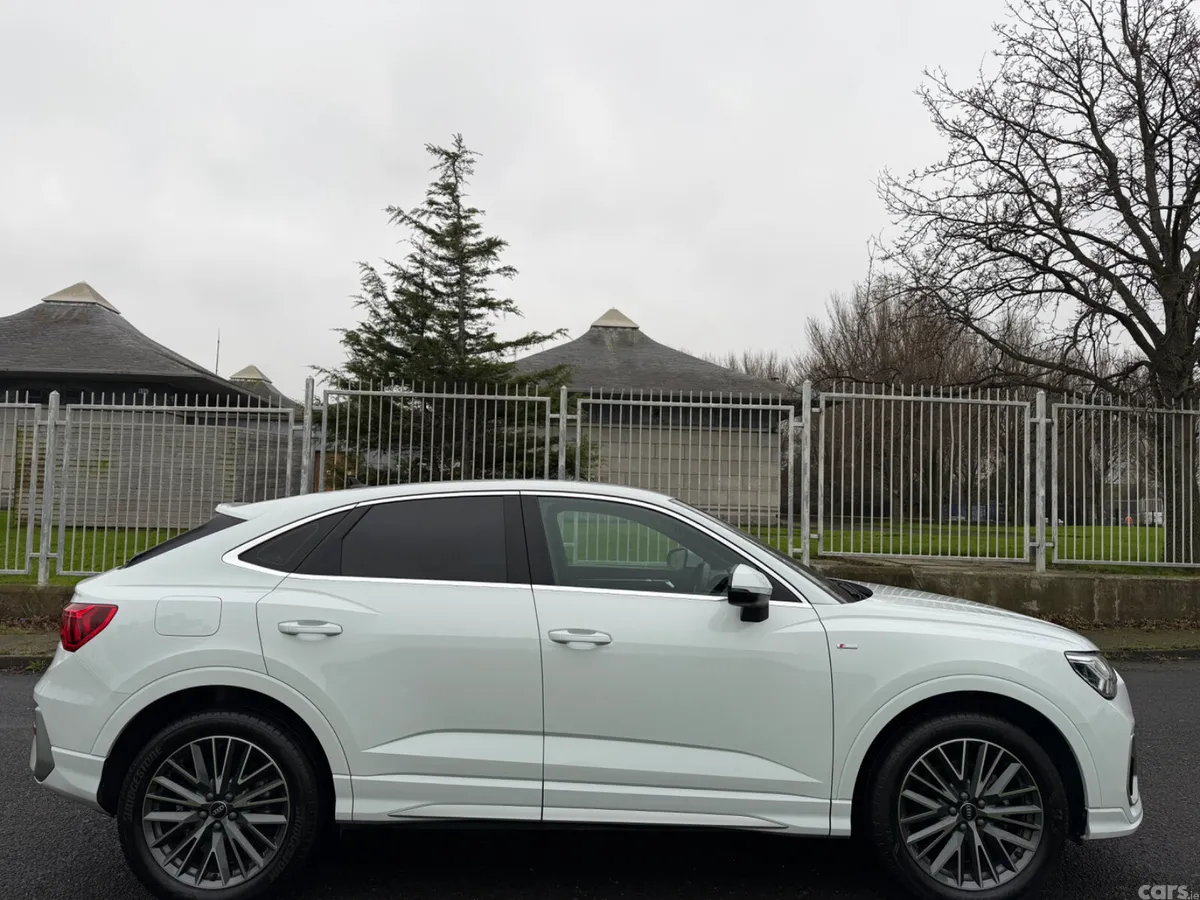 Audi Q3 SUV, Petrol, 2022, White