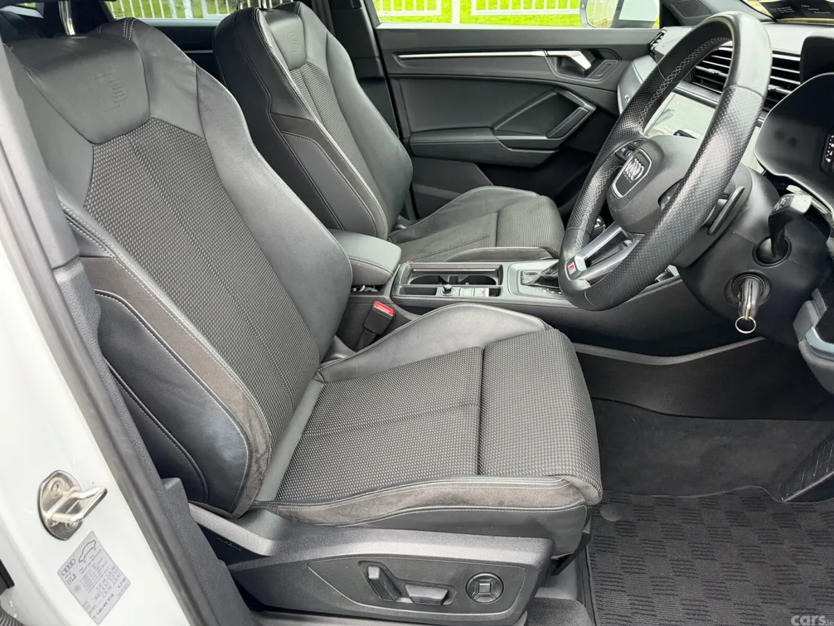 Audi Q3 SUV, Petrol, 2022, White