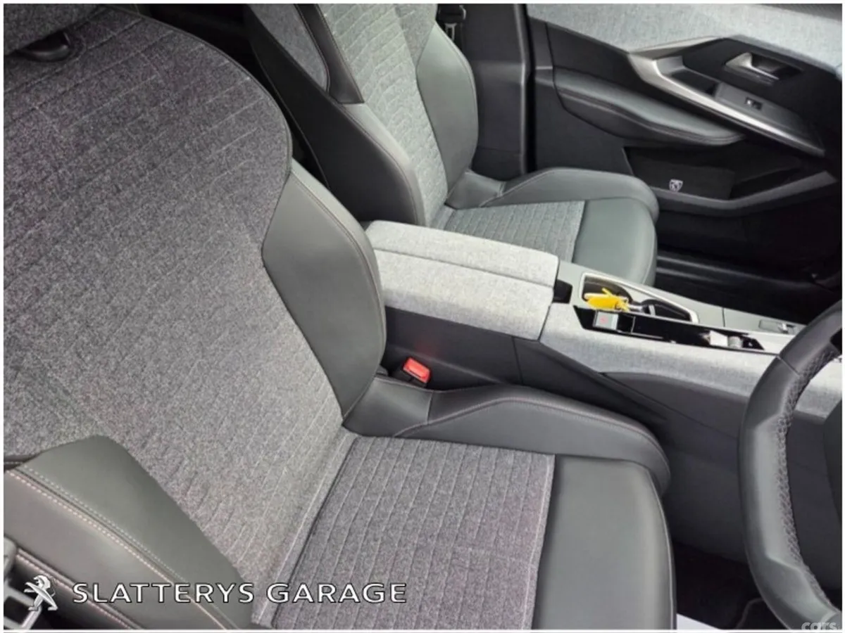 Peugeot 5008 SUV, Petrol, 2026, Blue