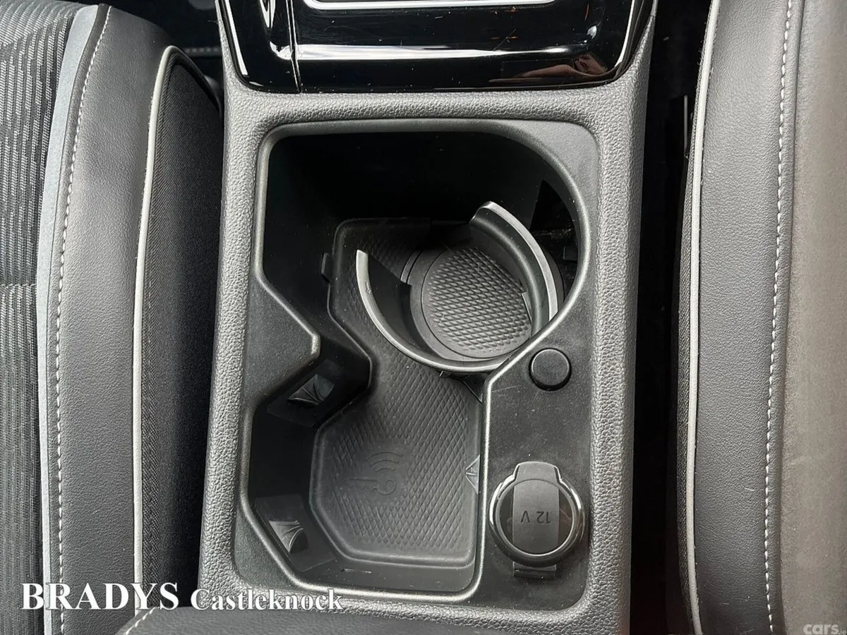 Volkswagen Golf Hatchback, Petrol, 2022, White