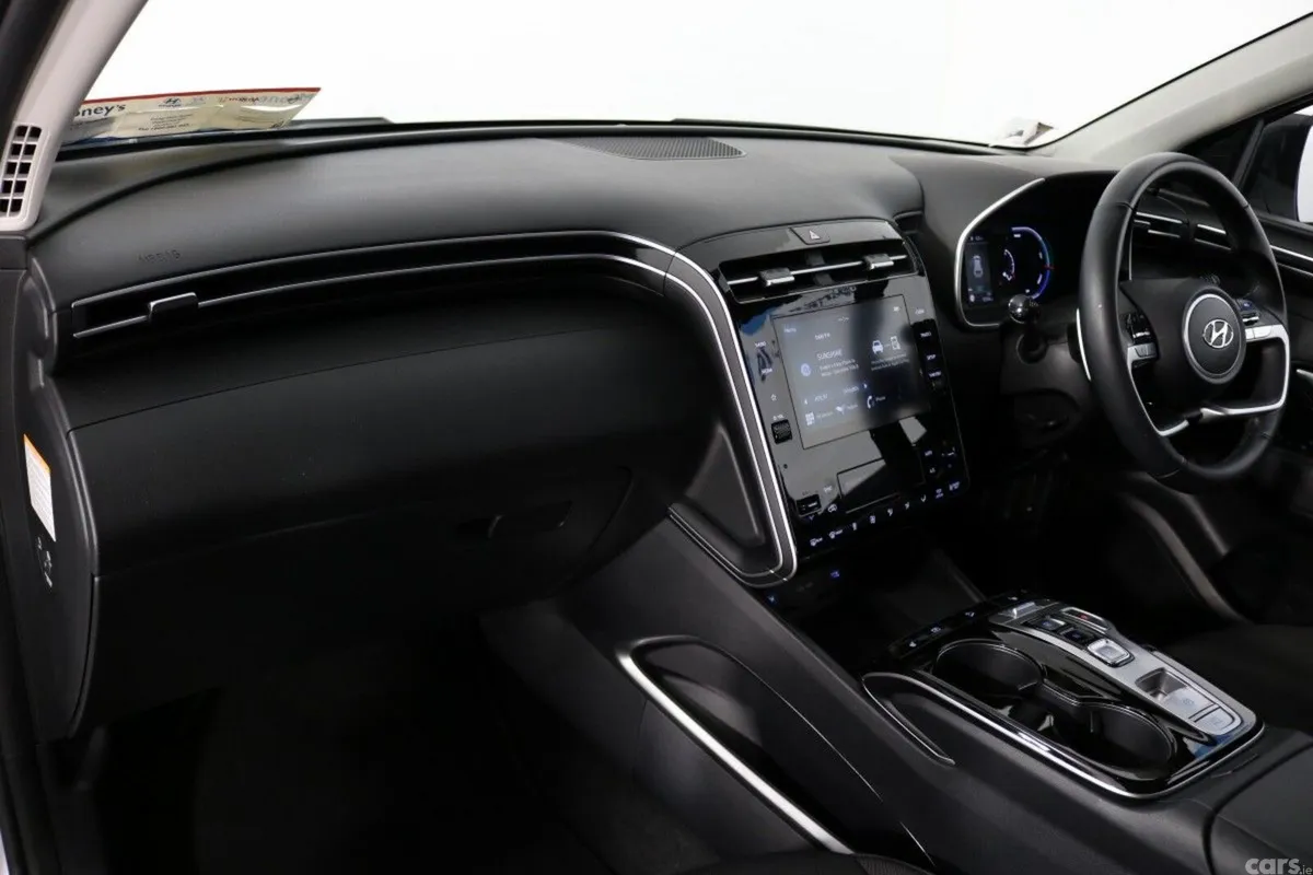 Hyundai Tucson SUV, Petrol Hybrid, 2025, White