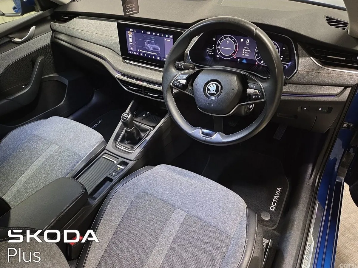 Skoda Octavia Saloon, Petrol, 2024, Blue